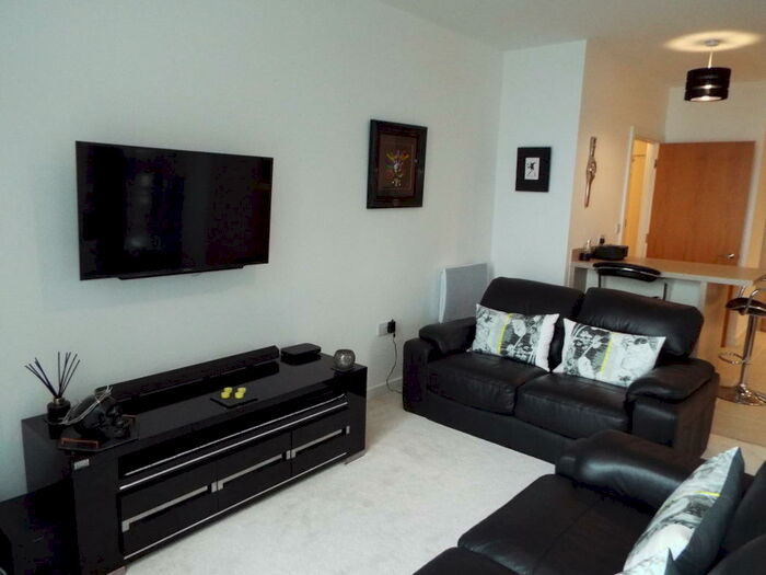2 Bedroom Apartment To Rent In Pendeen House, Prospect Place, CF11