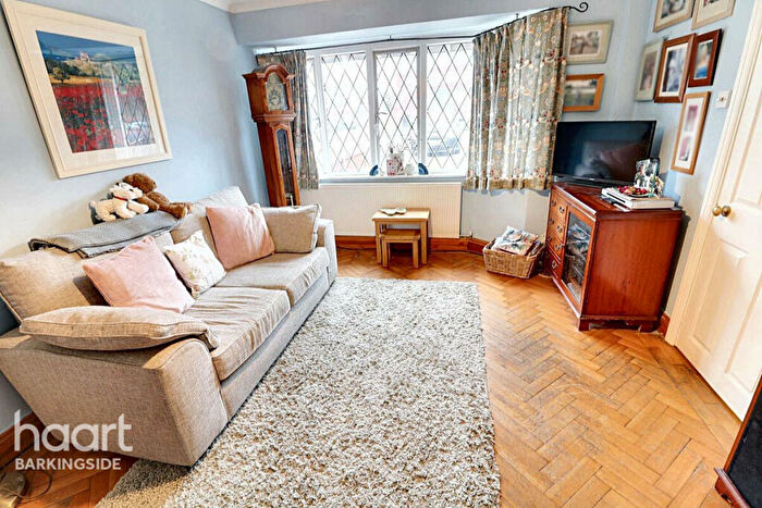 3 Bedroom End Of Terrace House For Sale In Fencepiece Road, Chigwell, IG7