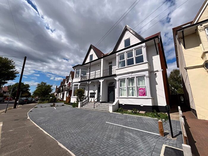 3 Bedroom Apartment To Rent In Genesta Road, Westcliff-on-Sea, SS0