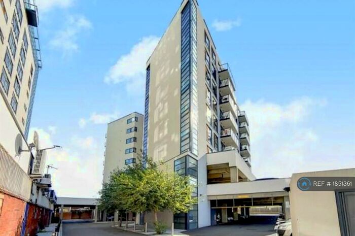 2 Bedroom Flat To Rent In Powell House, Enfield, EN1