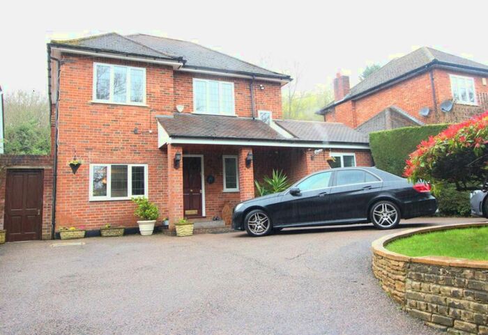 4 Bedroom House To Rent In Hendon Wood Lane, London, NW7