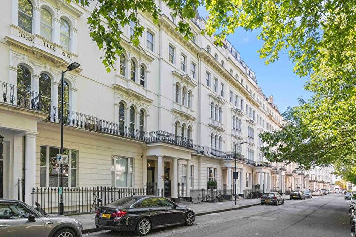 Studio For Sale In - Kensington Gardens Square, Bayswater, W2