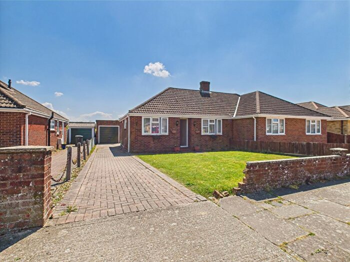 2 Bedroom Bungalow To Rent In Shipton Way, South Ham, Basingstoke, RG22