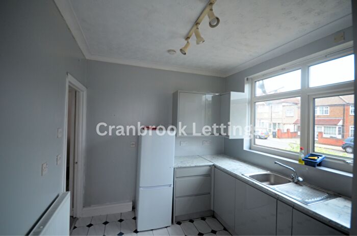 1 Bedroom Detached House To Rent In Horns Road, IG6