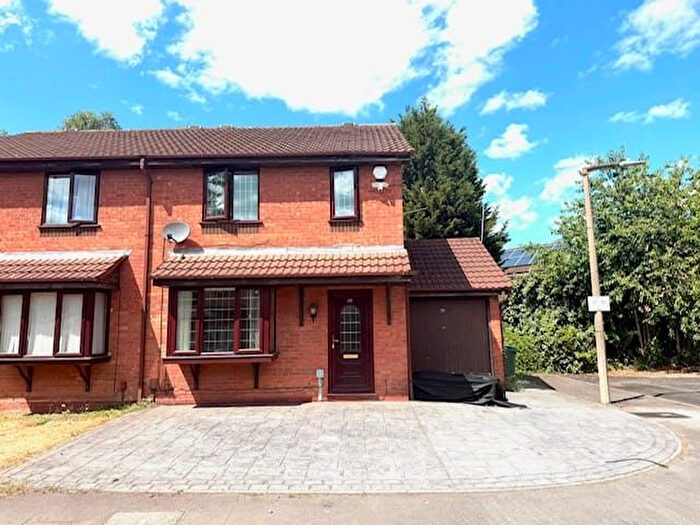 3 Bedroom Semi-Detached House To Rent In Snapdragon Drive, Walsall, WS5