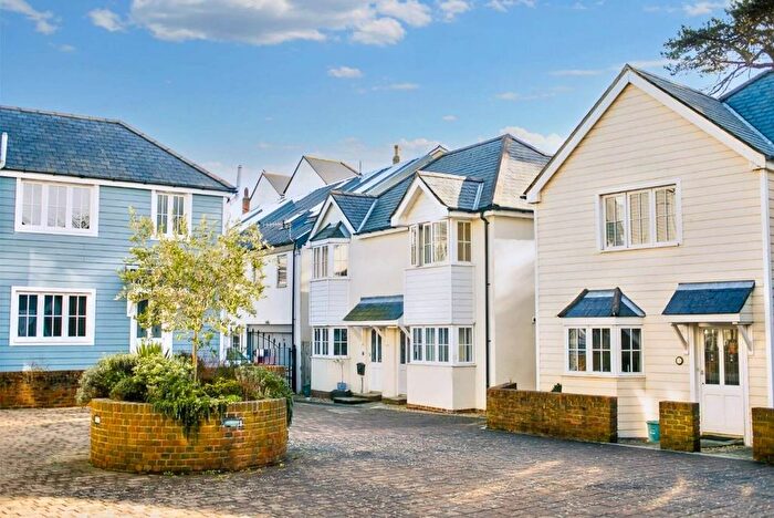 2 Bedroom Semi-Detached House To Rent In High Street, Ventnor, PO38