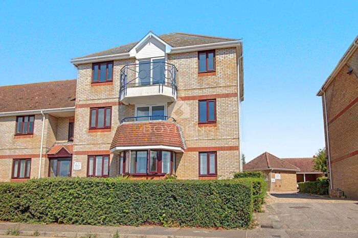 2 Bedroom Flat To Rent In West Mersea, Colchester, Essex, CO5