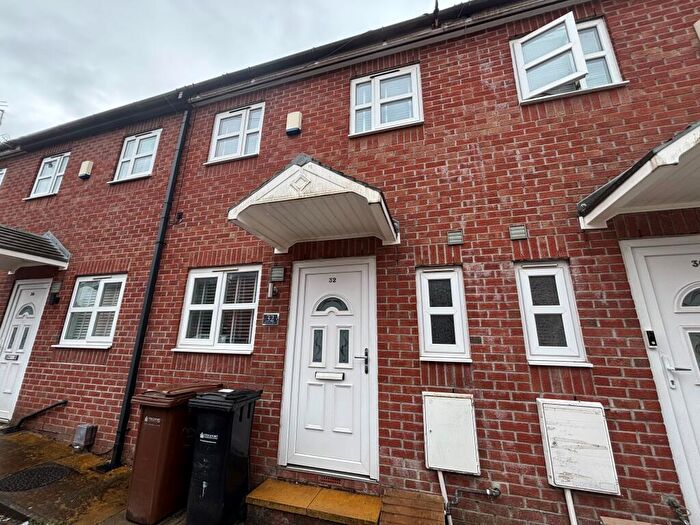 2 Bedroom House To Rent In Boscombe Street, SK5