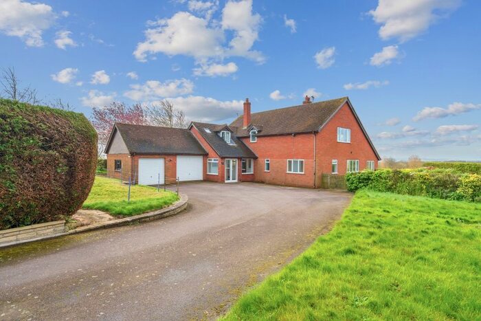 3 Bedroom Detached House To Rent In Hampton Lucy, Warwick, CV35