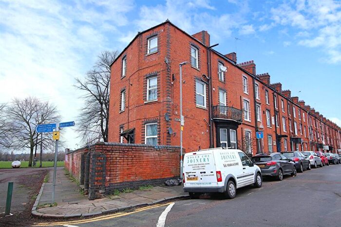 2 Bedroom Flat For Sale In Watkin Terrace, Northampton, NN1