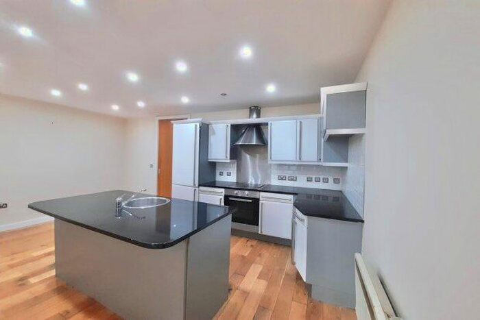 2 Bedroom Flat To Rent In Green Lane, Halifax, HX4