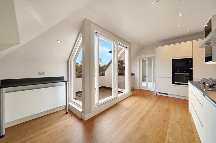 3 Bedroom Flat To Rent In Cleve Road, South Hampstead, NW6
