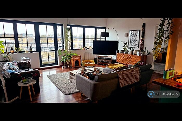 2 Bedroom Flat To Rent In Theydon Road, London, E5