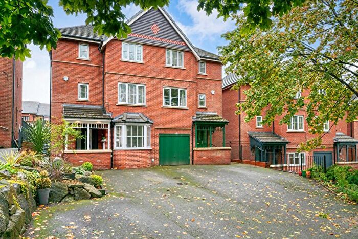 4 Bedroom House For Sale In Yew Tree Lane, Dukinfield, SK16