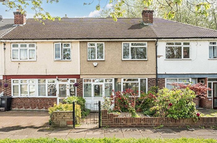 3 Bedroom Terraced House For Sale In Riverside Drive, Mitcham, CR4