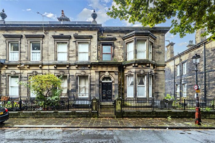 8 Bedroom Semi-detached House For Sale In Park Road, Halifax, Calderdale, HX1