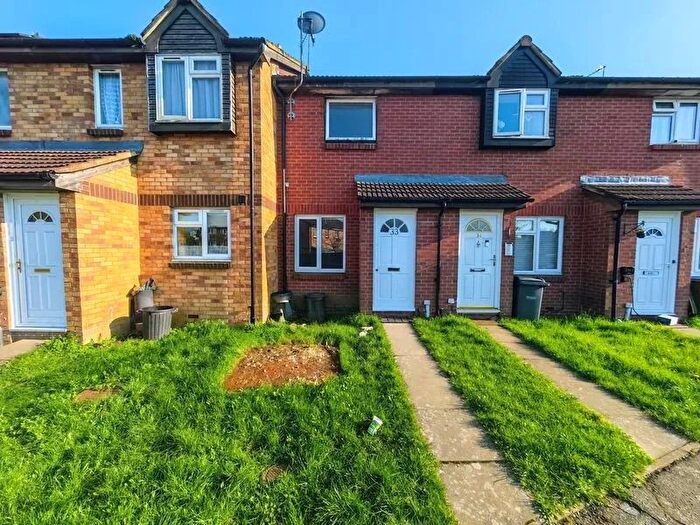 2 Bedroom Terraced House For Sale In Northolt, UB5