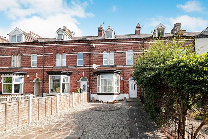 2 Bedroom Flat For Sale In The Avenue, Harrogate, HG1