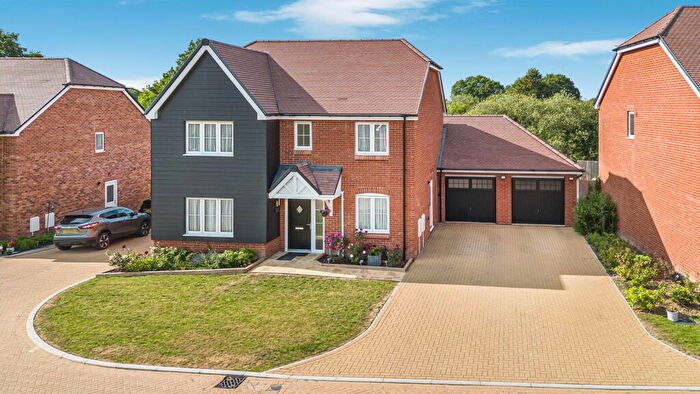 4 Bedroom Detached House For Sale In Woodpeckers, Billingshurst, West Sussex., RH14