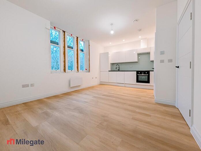 1 Bedroom Flat To Rent In High Street, Beckenham, BR3