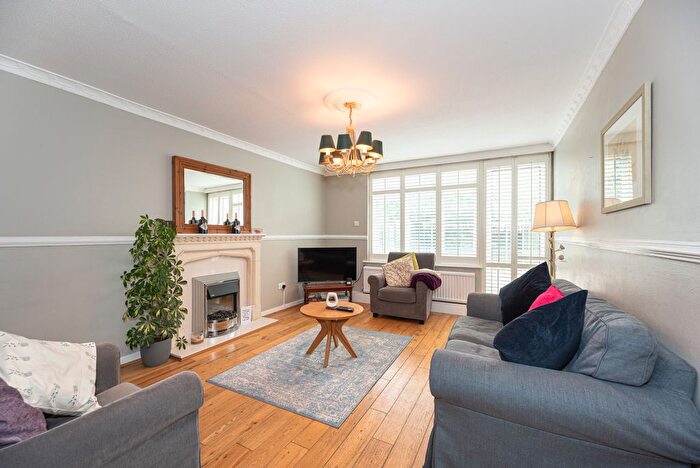 3 Bedroom Terraced House To Rent In Fawcett Close, Battersea Park, SW11