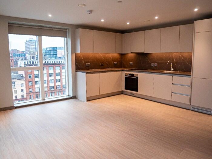 3 Bedroom Apartment To Rent In Candleriggs, Trongate, Glasgow, G1