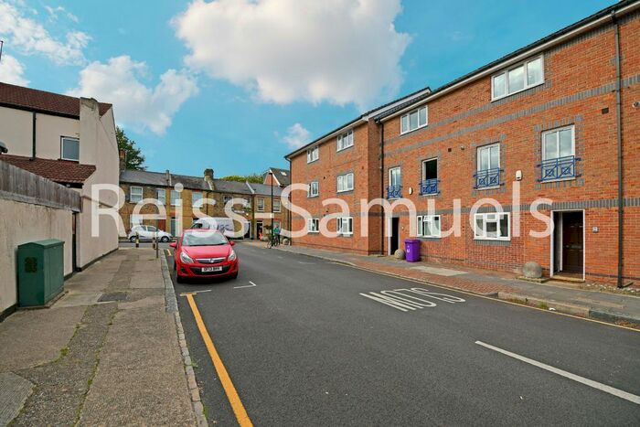 5 Bedroom Terraced House To Rent In Cahir Street, Canary Wharf, Isle Of Dogs, London, E14