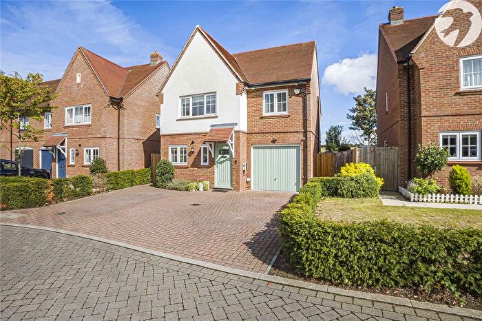 4 Bedroom Detached House For Sale In Hawthorn Park, Swanley, Kent, BR8