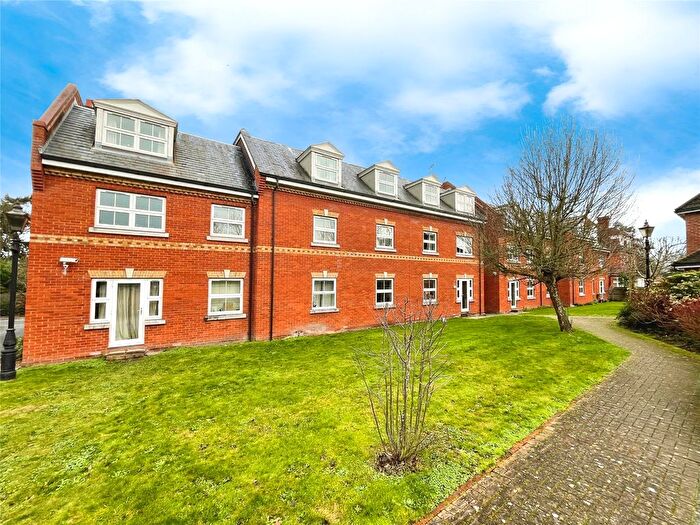 1 Bedroom Flat To Rent In Victoria Mews, St. Judes Road, Englefield Green, Egham, TW20
