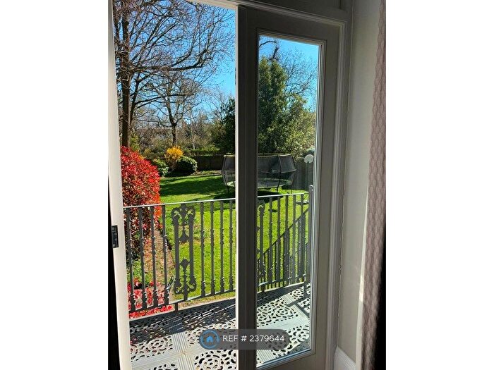 3 Bedroom Flat To Rent In Church Road, Richmond, TW10