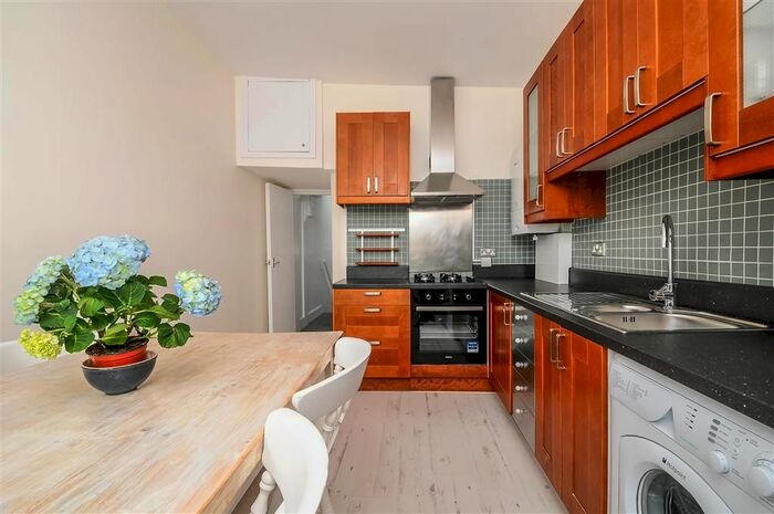 2 Bedroom Flat To Rent In Bollo Lane, Chiswick, London, W4