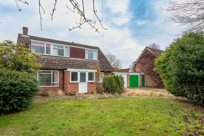 3 Bedroom Detached House For Sale In Forge Orchards, Mulbarton NR14