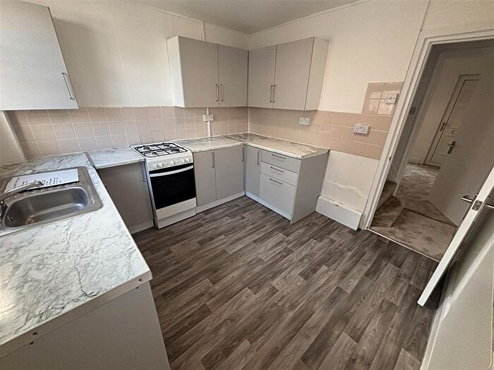 2 Bedroom End Of Terrace House To Rent In East Street, Canterbury, Canterbury, CT1