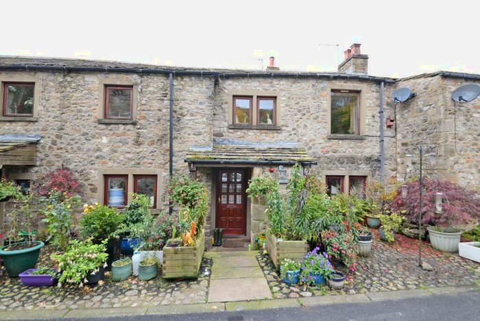 2 Bedroom Cottage To Rent In Coates Lane, Starbotton, BD23