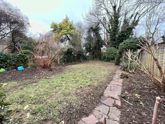 2 Bedroom Flat To Rent In Park Avenue, Alexandra Park, N22