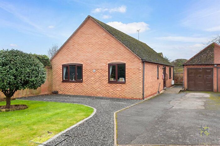 3 Bedroom Bungalow For Sale In High Street, Mickleton, Chipping Campden, GL55