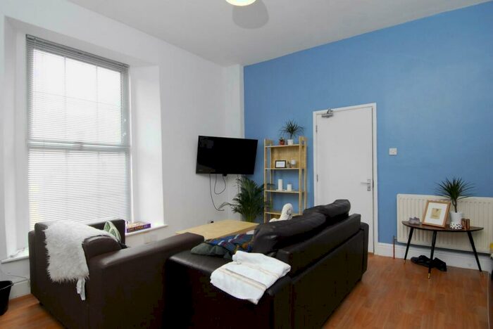 2 Bedroom Apartment To Rent In Prospect Street, Flat, Plymouth, PL4