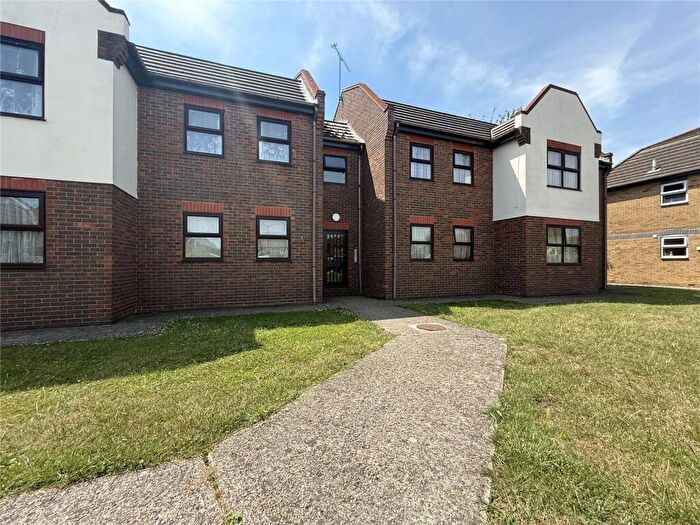 1 Bedroom Flat For Sale In Sanders Road, Canvey Island, Essex, SS8