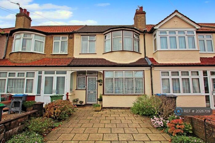 3 Bedroom Terraced House To Rent In Largewood Avenue, Surbiton, KT6