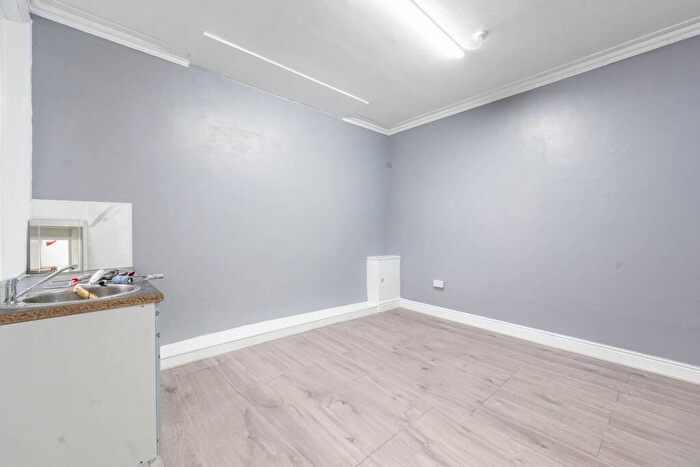 Studio To Rent In Station Road, , Harrow On The Hill, HA1