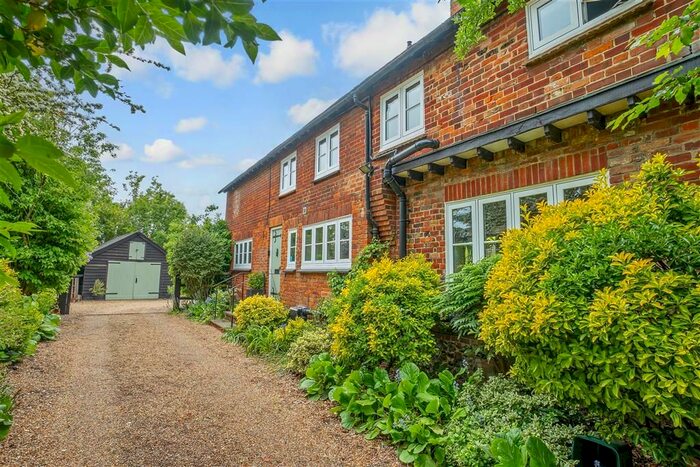 3 Bedroom Detached House For Sale In Holt Street, Nonington, Dover, Kent, CT15