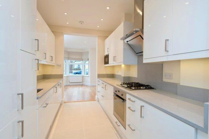 4 Bedroom Property To Rent In Russell Road, Wimbledon, SW19