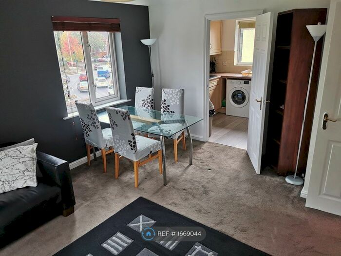 2 Bedroom Flat To Rent In John Austin Close, Kingston Upon Thames, KT2