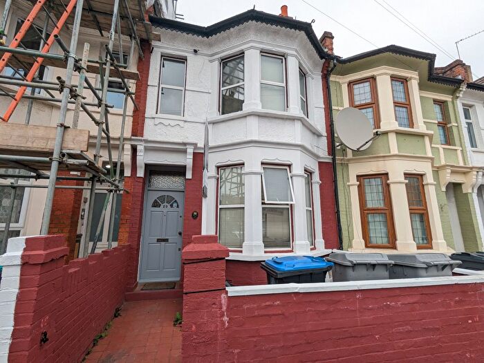 4 Bedroom Terraced House To Rent In Balmoral Road, Willesden Green, London, NW2