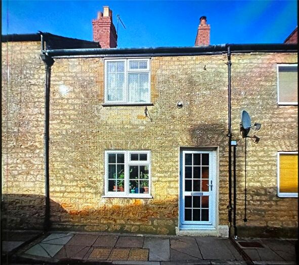 2 Bedroom Terraced House For Sale In West Street, Crewkerne, TA18