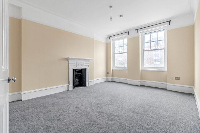 3 Bedroom Flat To Rent In Talgarth Road, London, W14