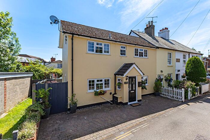 3 Bedroom End Of Terrace House For Sale In Tanhouse Lane, Alton, GU34