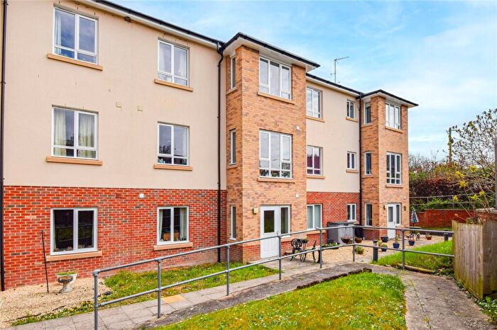 2 Bedroom Apartment For Sale In Meadow Court, Pewsey, Wiltshire, SN9