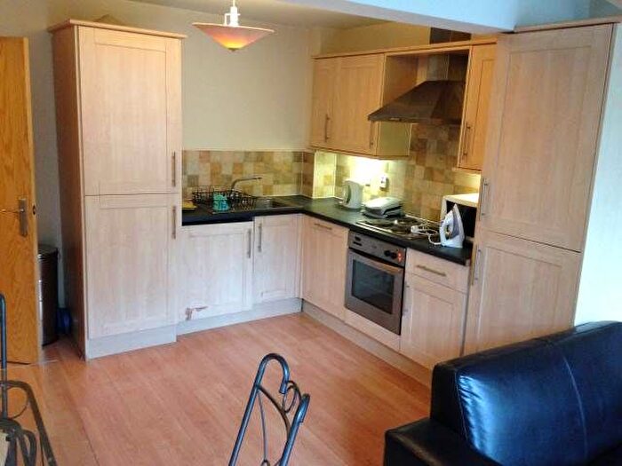 2 Bedroom Flat To Rent In Piccadilly, Bradford, BD1