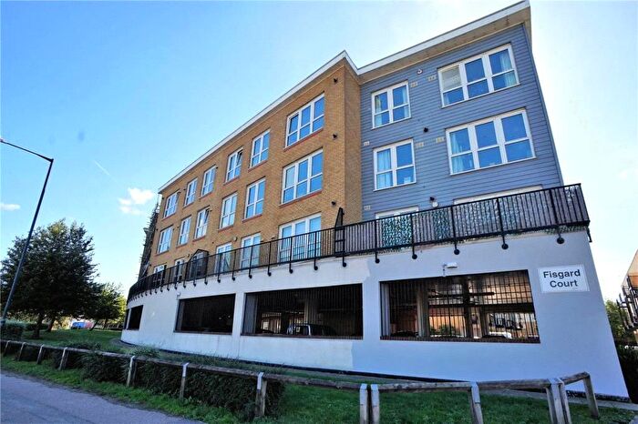 1 Bedroom Flat For Sale In Admirals Way, Gravesend, Kent, DA12